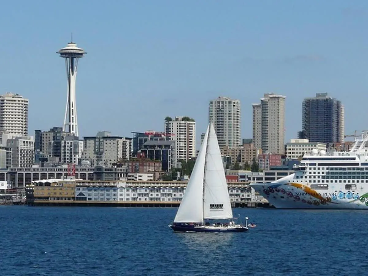 Holiday home Dt Designer'S 2Br Condo Parking Tub Pool - 99 Walk Score Seattle United States