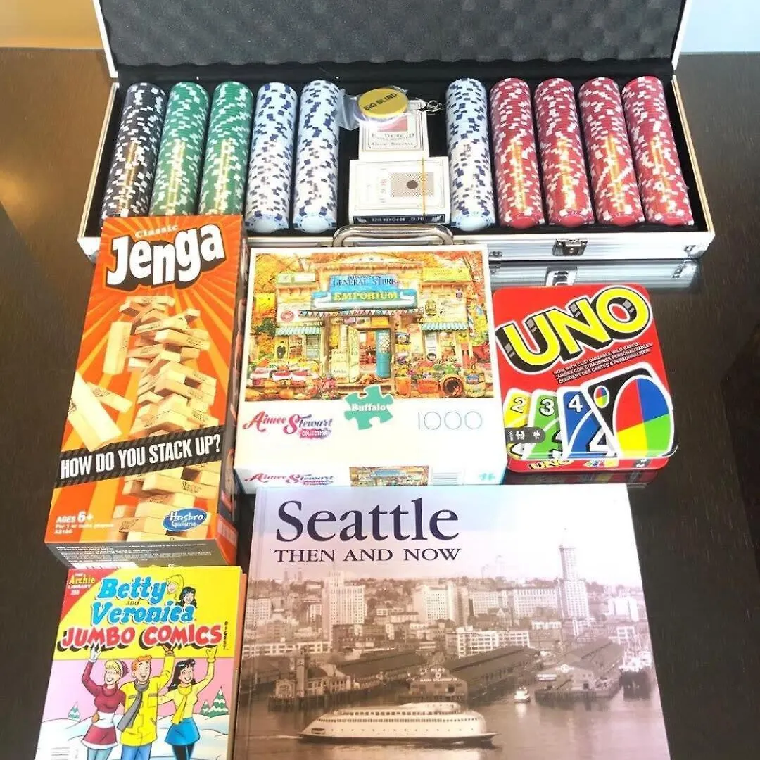 Holiday home Dt Designer'S 2Br Condo Parking Tub Pool - 99 Walk Score Seattle